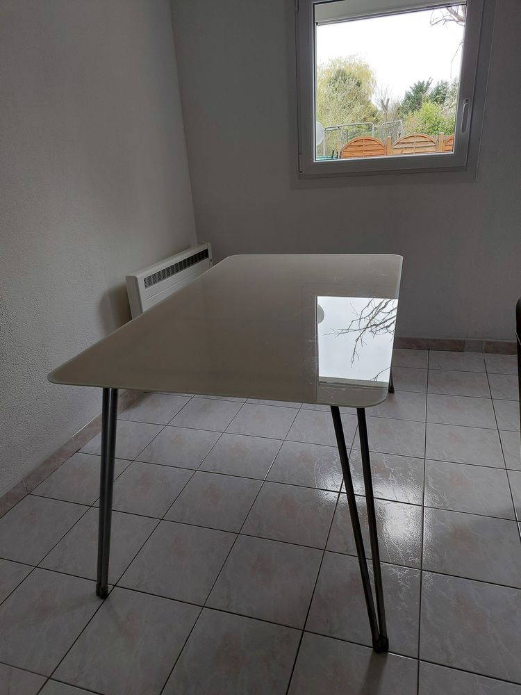 TABLE DE JARDIN 25 Le Ch�telet-en-Brie (77)