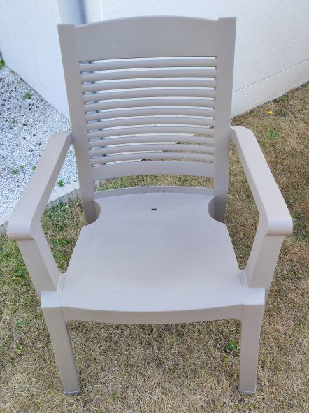 Table de jardins et ses 6 fauteuils
110 Canteleu (76)