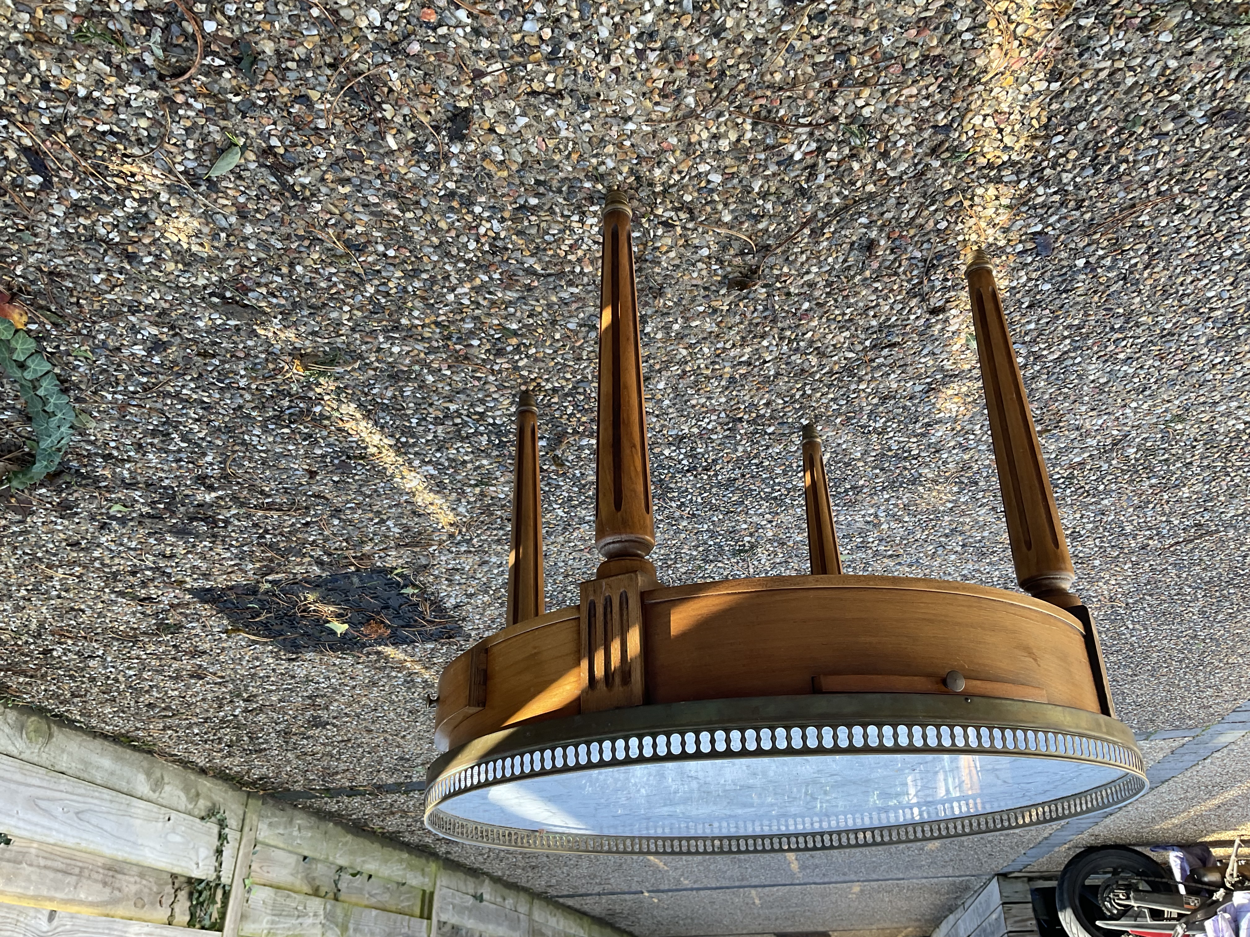 Table de jeux de cartes style Louis XVI. 150 Sarzeau (56)