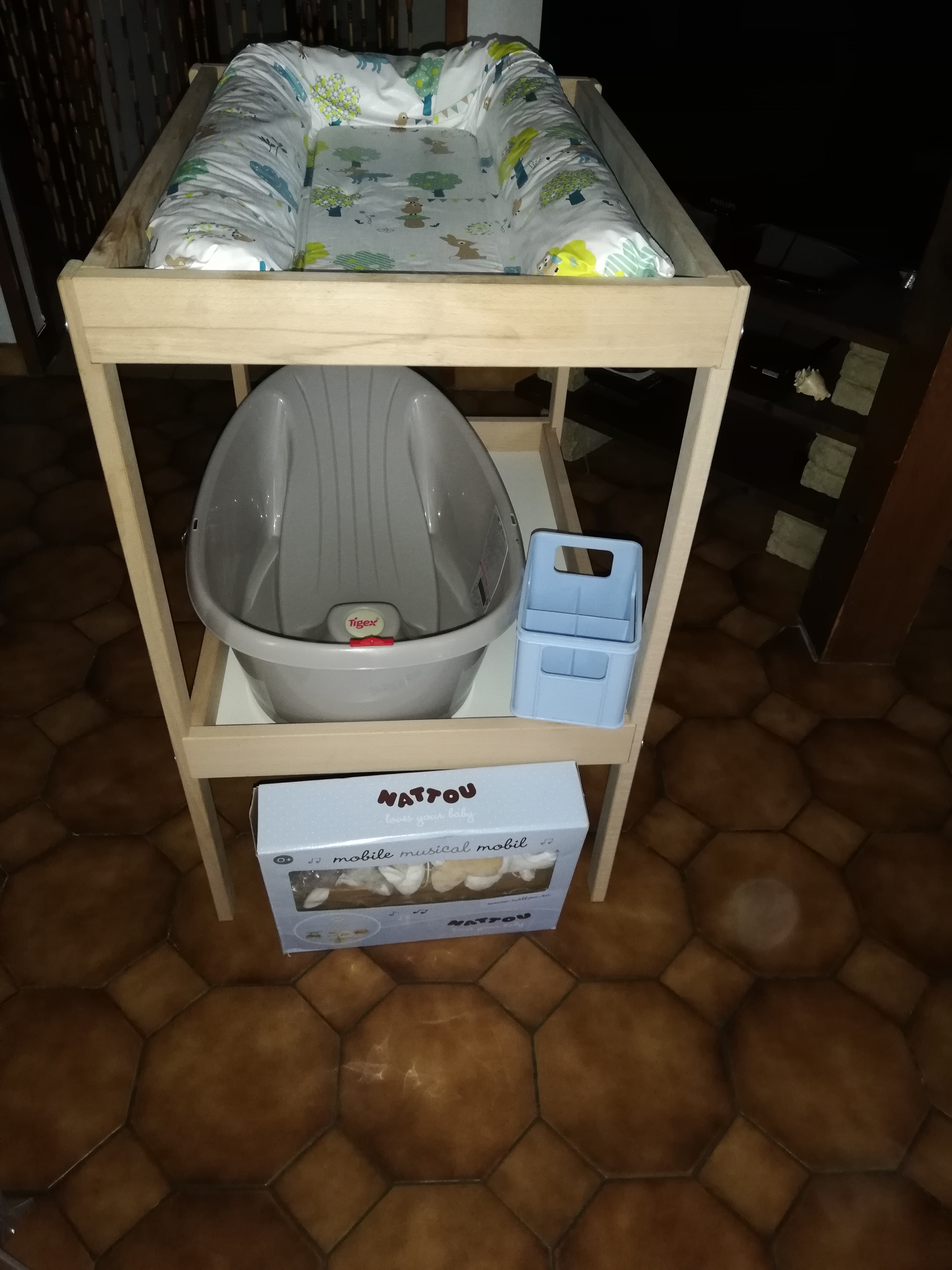 TABLE A LANGER 40 Pessac (33)