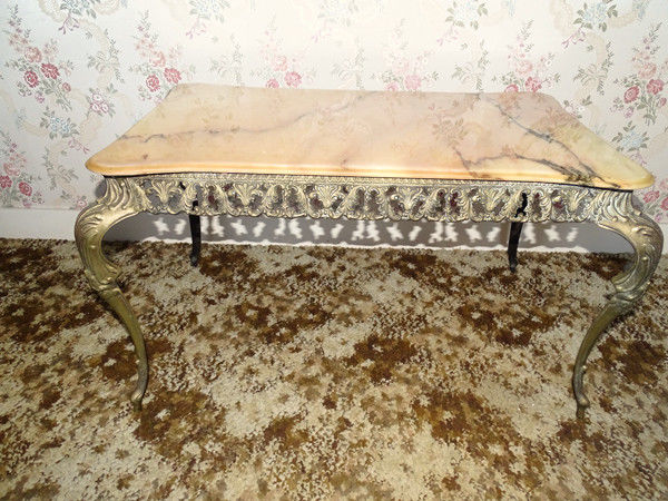 Table Louis XV dessus marbre pi�tement m�tal 60 Vannes (56)