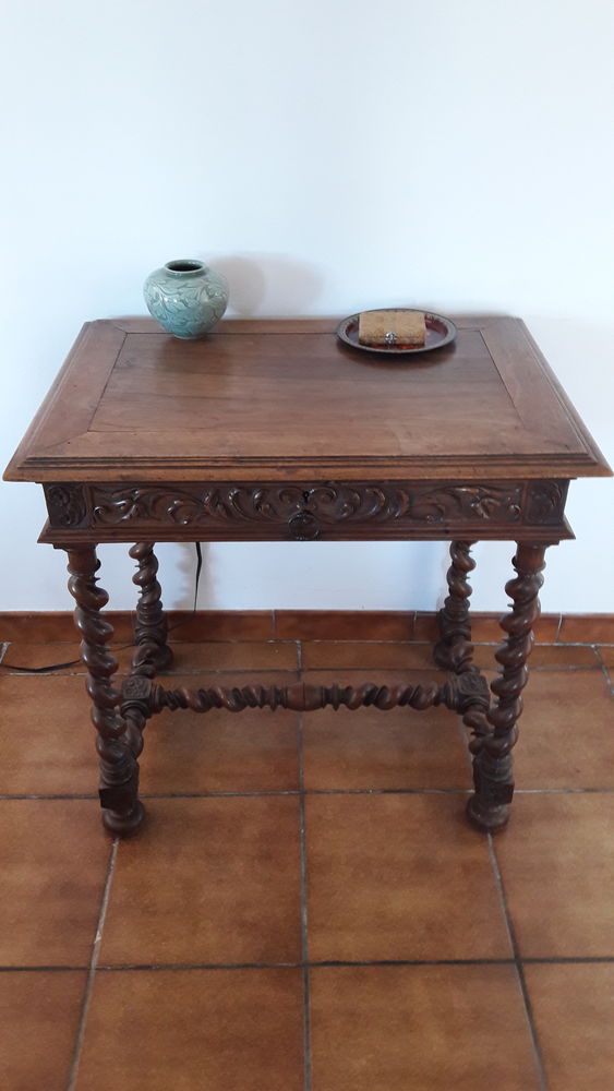 Table Louis Philippe / 74 - 75- 52,5 80 Beaupuy (82)