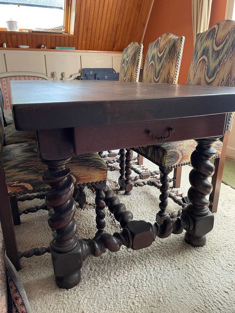 Table Louis XIII et ses 6 chaises 200 Brannay (89)