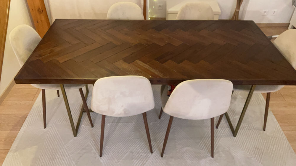Table � manger 8pers. bois d'acacia � chevron pieds laiton 400 Fontainebleau (77)