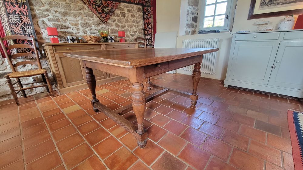 Table � manger ancienne en ch�ne massif  (6/8 personnes) 320 Plourin (29)
