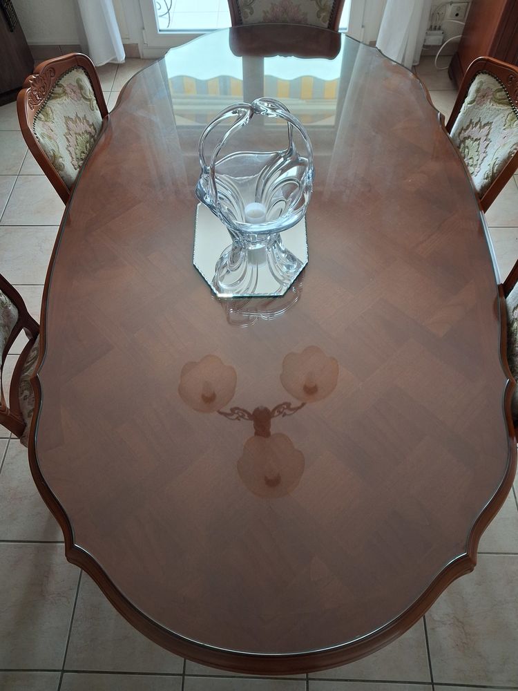 Table � manger avec 6 chaises 120 Liverdun (54)