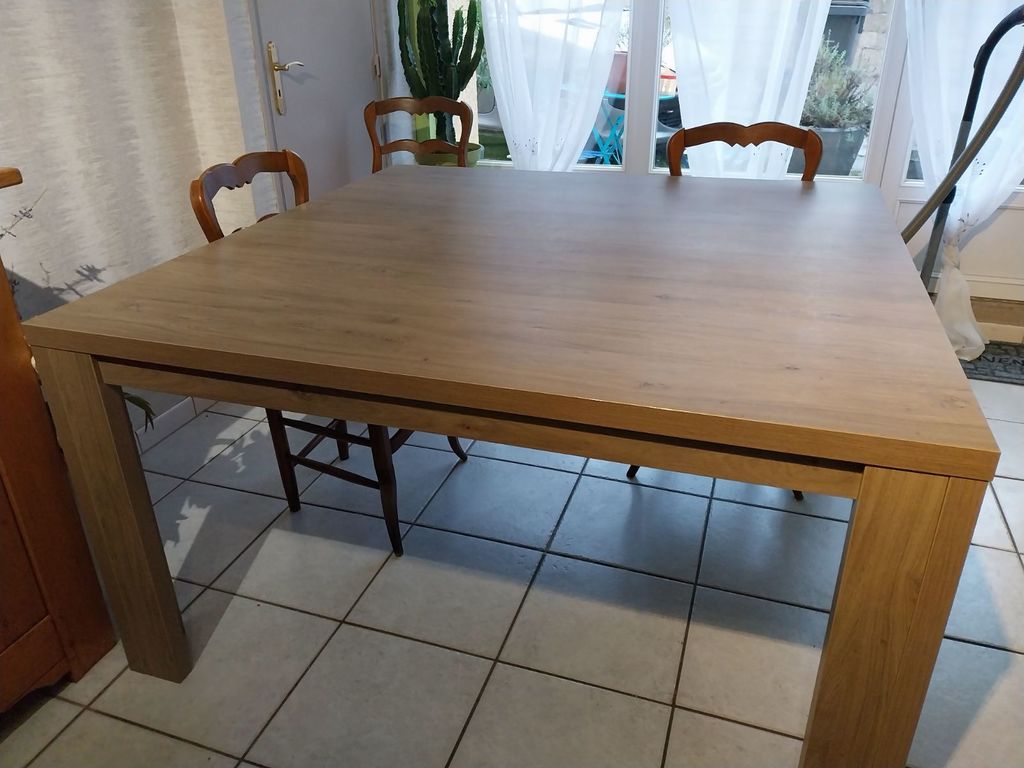 Table � manger en bois naturel 150 Beaumotte-Aubertans (70)