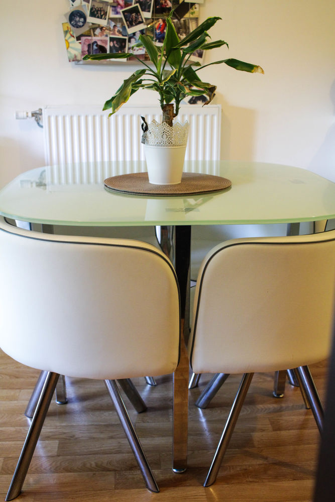 Table � manger et ses 4 chaises 150 Limeil-Br�vannes (94)