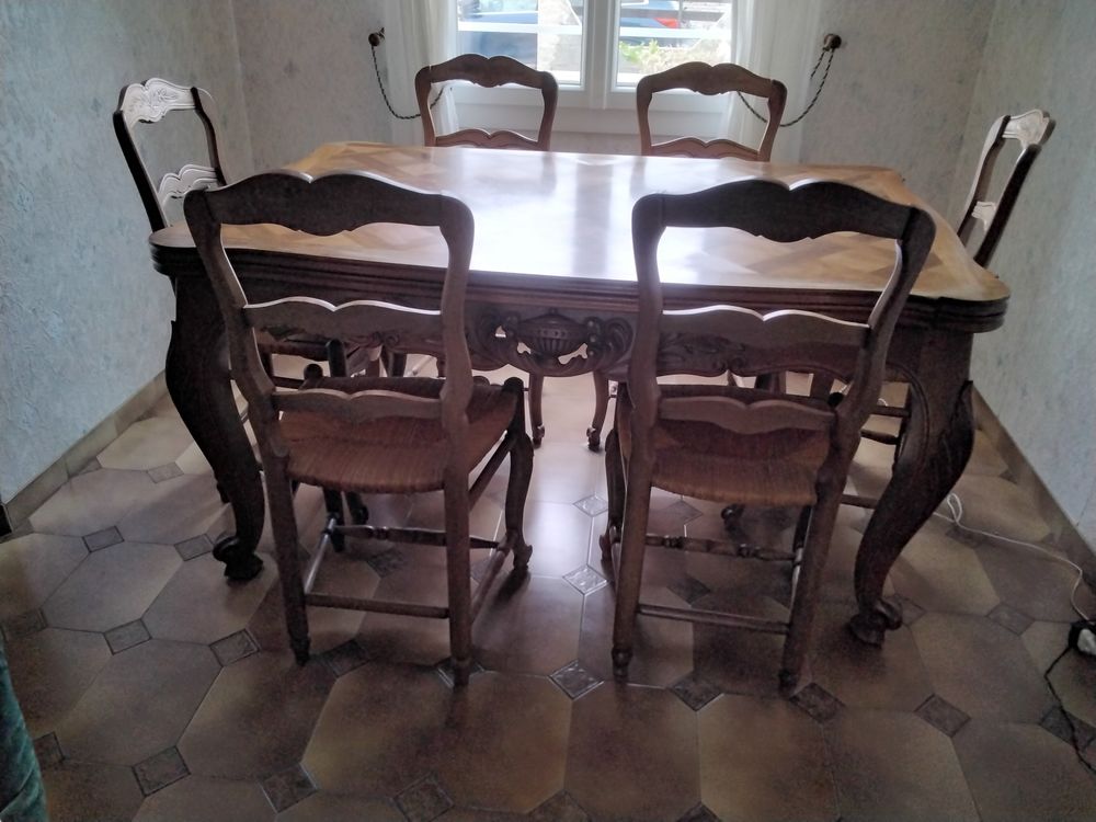 Table � manger et ses 6 chaises en bois noble 250 Bezouce (30)