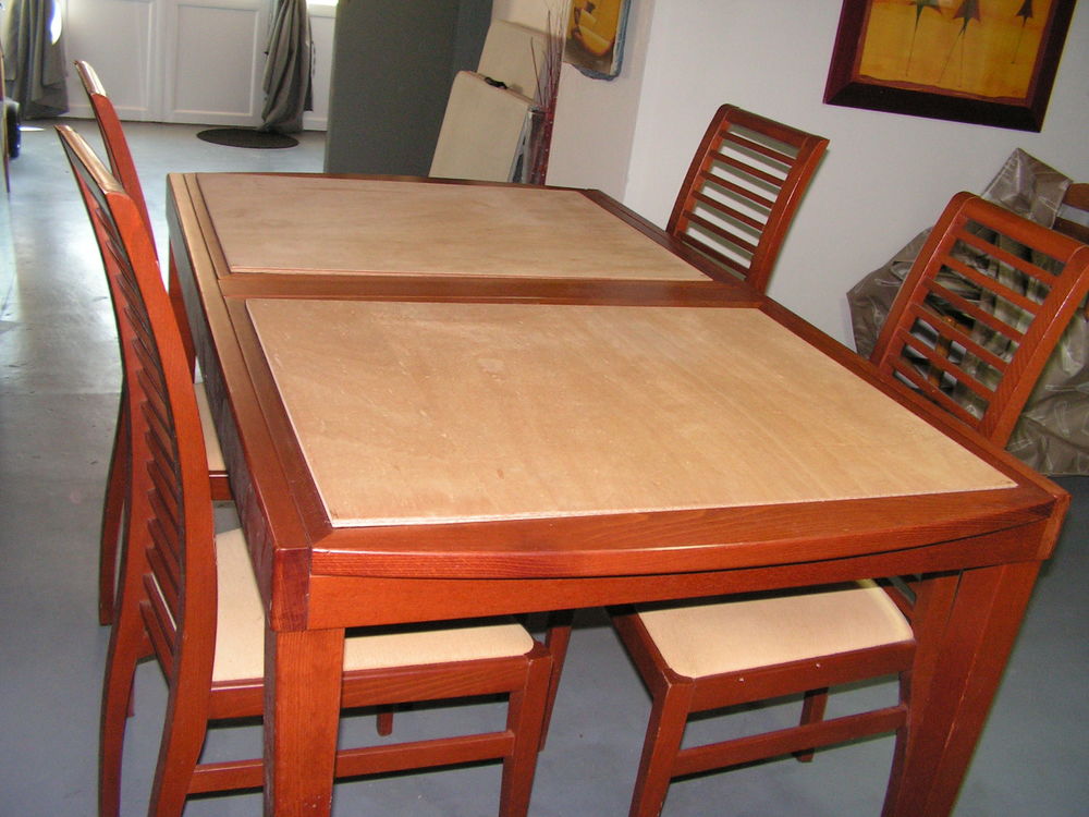 Table � manger extensible + 4 chaises type SYRACUSE 230 Le Coudray-Montceaux (91)