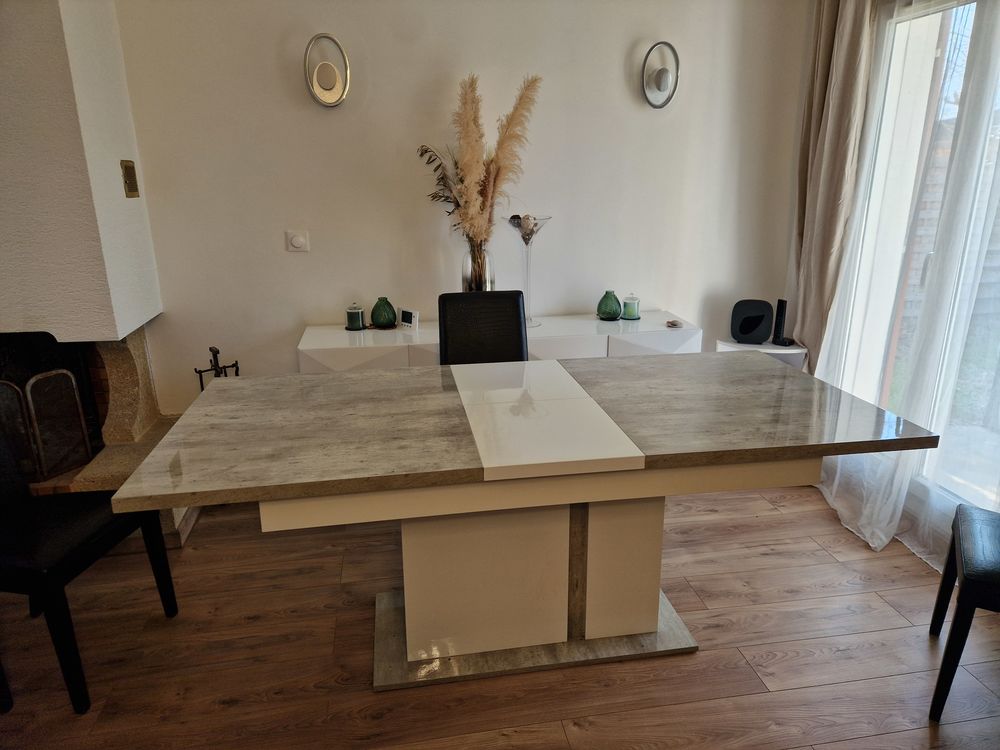 Table � manger extensible 6 � 8 personnes et 4 chaises 300 �ragny (95)