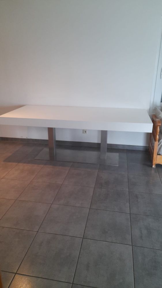 Table � manger plateau blanc laqu� le pied en acier gris 180 Bagnols-sur-C�ze (30)