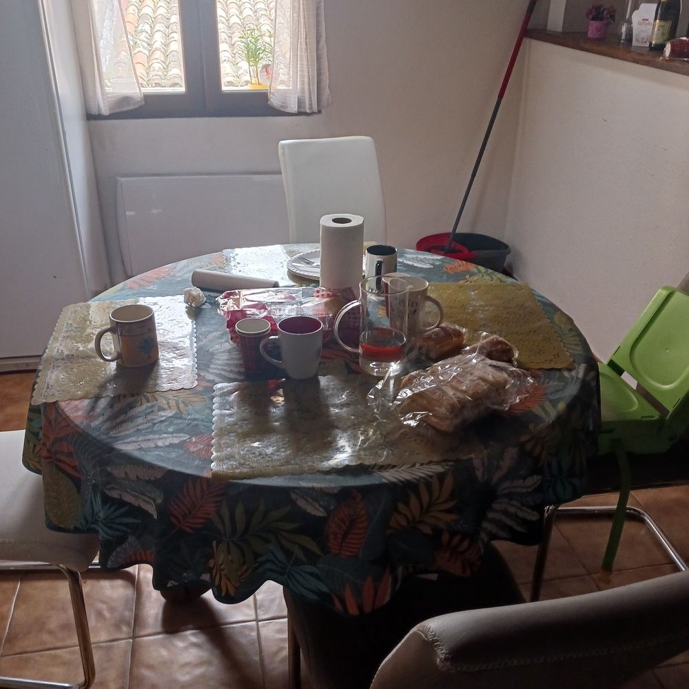 Table � manger plus rallonge 40 Tourves (83)