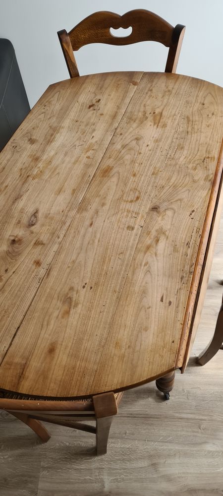 Table � manger + rallonges avec 4 chaises 70 Toulon (83)