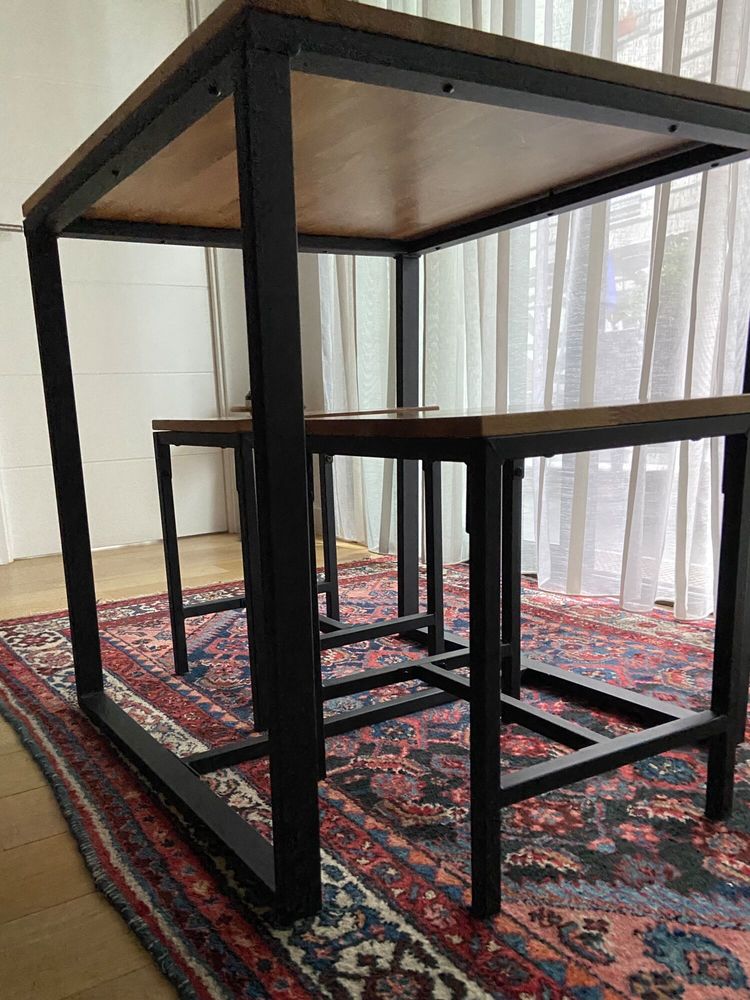 Table � manger et ses tabourets La Redoute 50 Paris 14 (75)