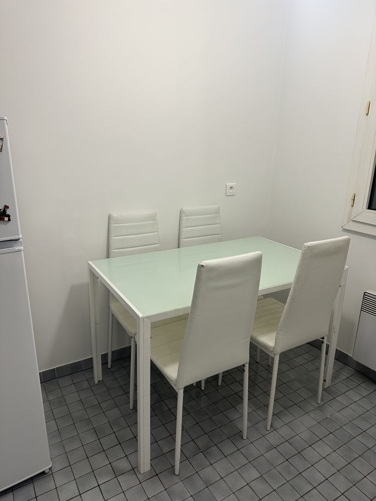 Table � manger en tr�s bon �tat 50 Paris 14 (75)