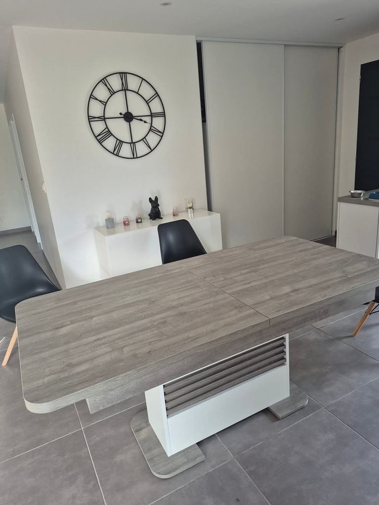 Table � manger de tr�s bonne qualit� 220 Pontcharra (38)