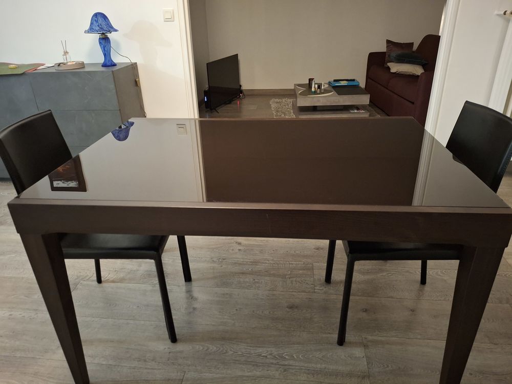 Table � manger de tr�s bonne qualit� 500 Poitiers (86)