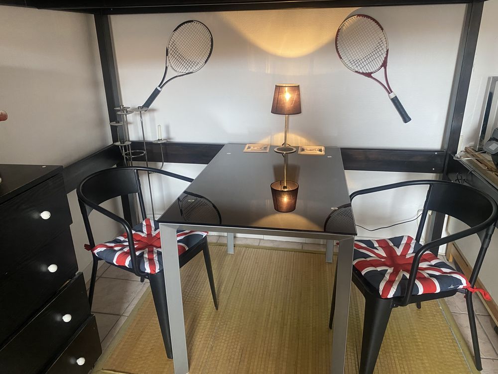 table � manger en verre fum� avec 2 chaises 50 Narbonne (11)