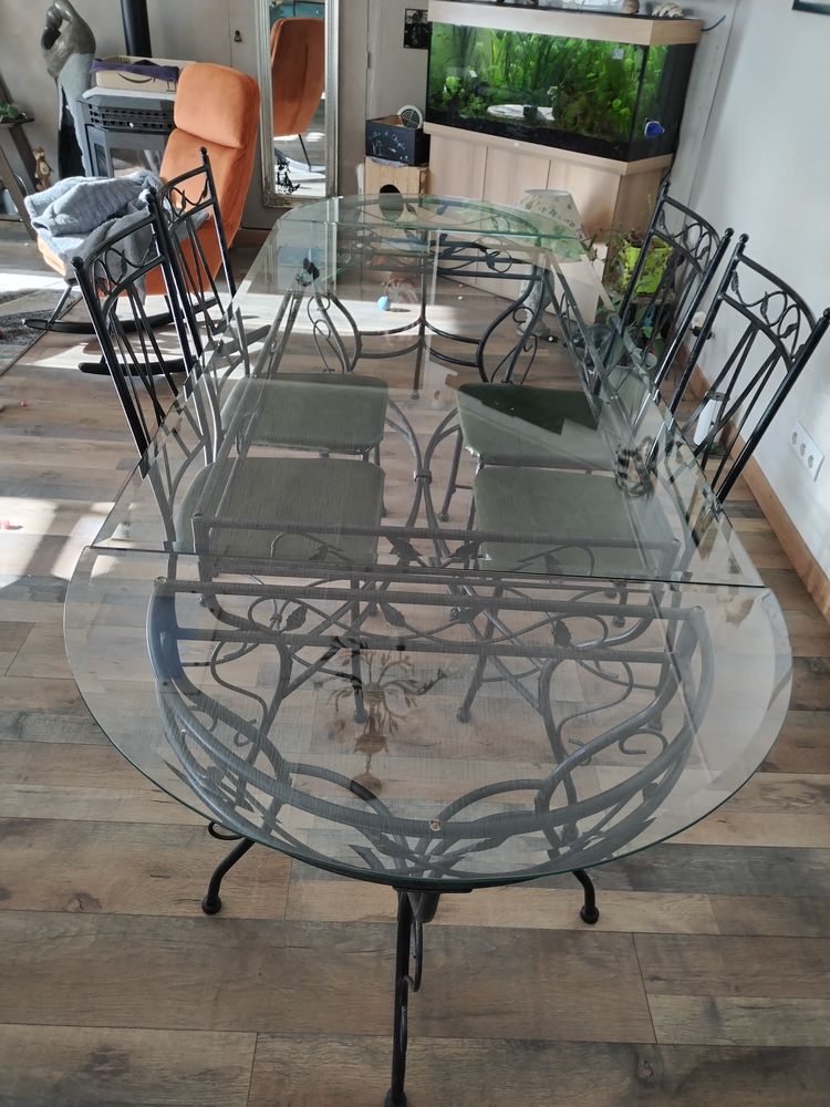 Table � manger en verre et fer forg� plus deux consoles et . 150 Saint-Thurin (42)