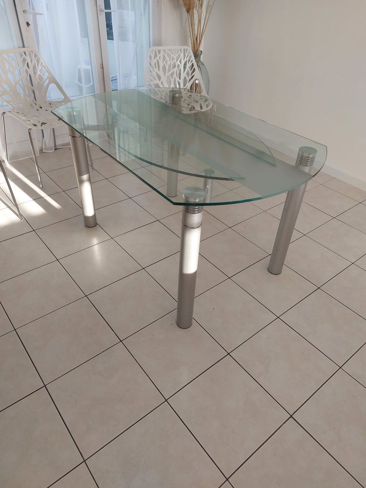 Table a manger en verre 100 Grigny (91)