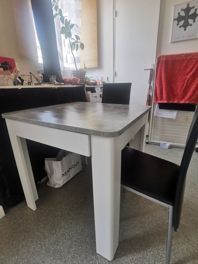 Table � manger 120 Clichy (92)