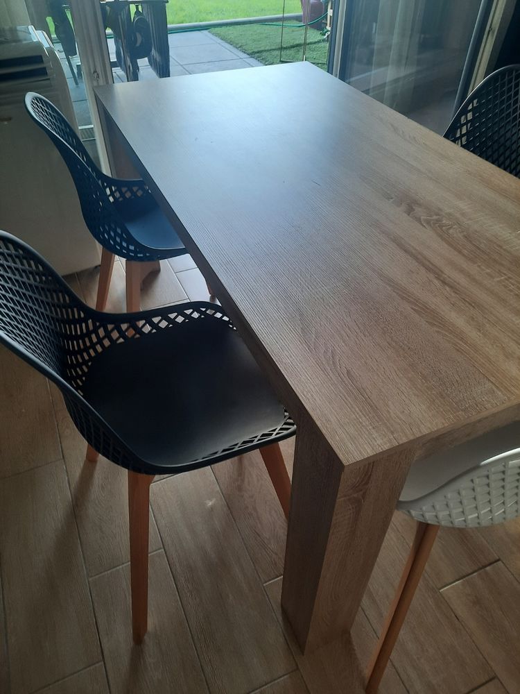 Table a manger 80 Champs-sur-Marne (77)