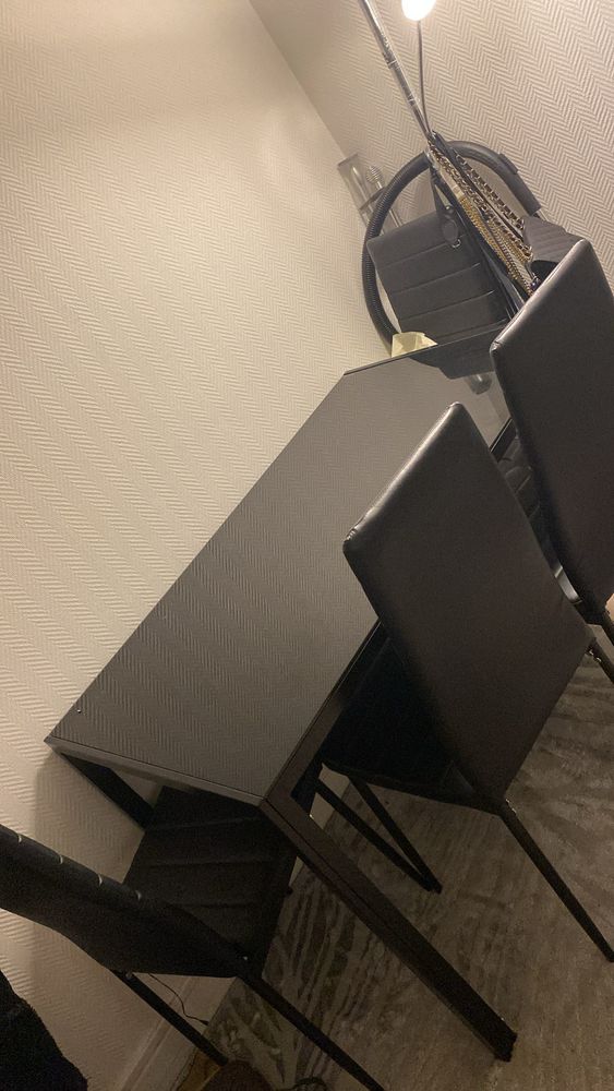 Table � manger 220 Chelles (77)