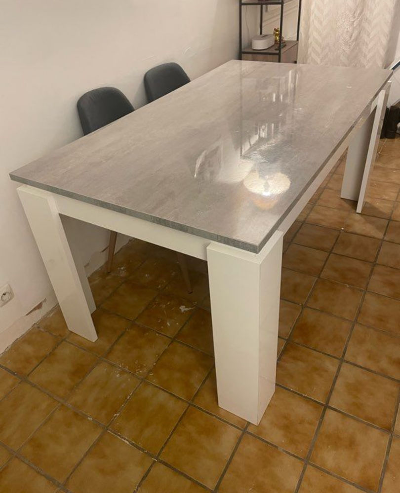 Table � manger 300 Rambouillet (78)