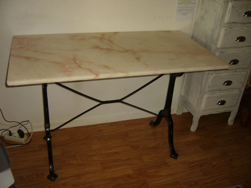table marbre   bistro  ancienne et 2 chaises  bistro  120 Saint-Paul-l�s-Dax (40)