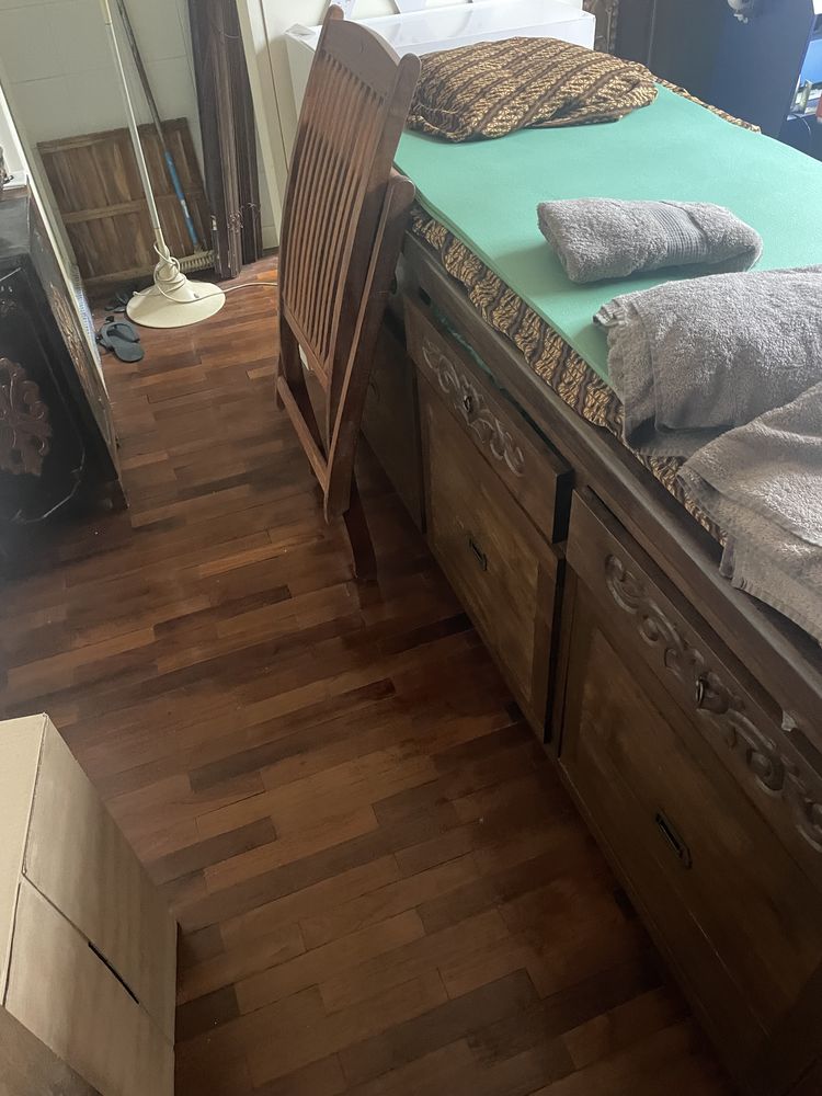 table de massage indon�sienne en teck en tr�s bon �tat avec 175 Torcy (77)