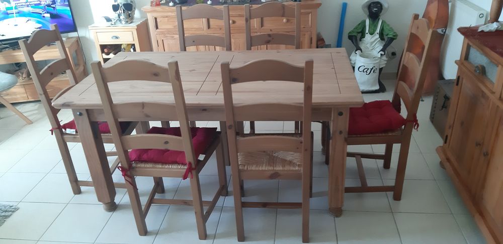 Table en pin massif + 6 chaises 300 La Roquebrussanne (83)