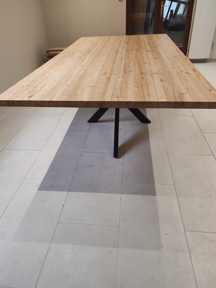 table m�l�ze 12-14 personnes 1200 Saint-Cr�pin (05)