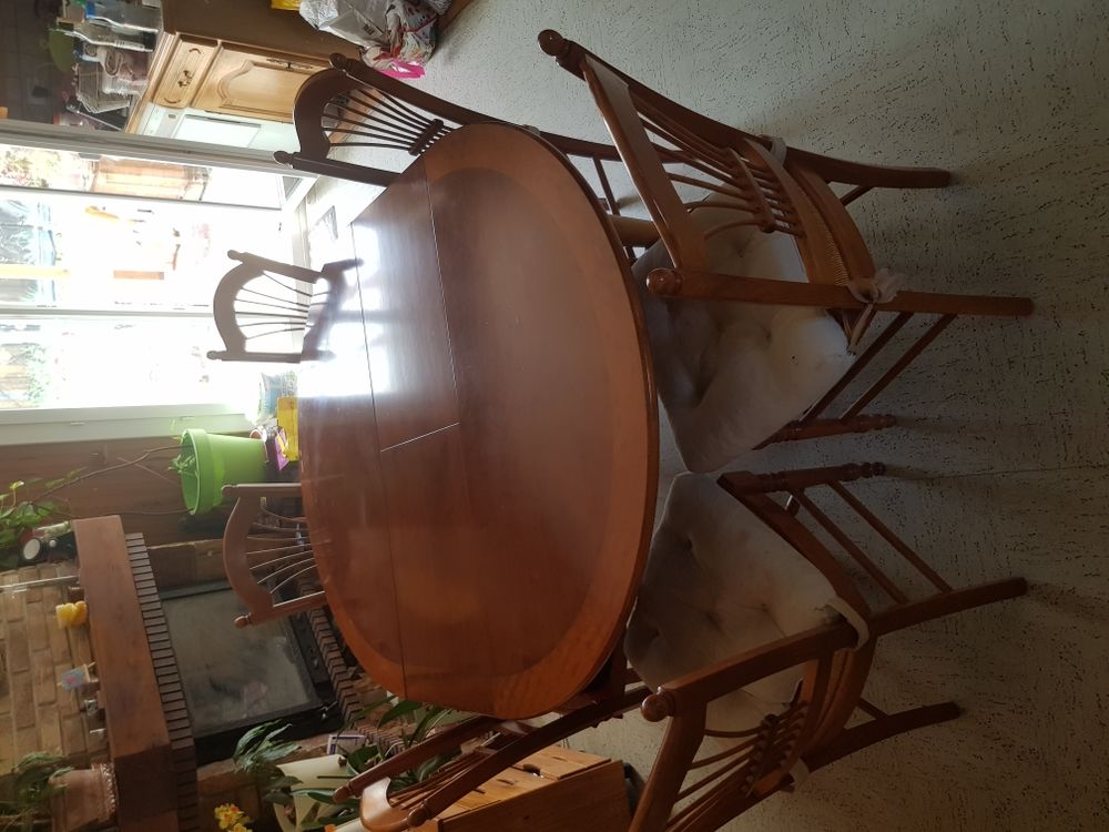 Table en merisier (assise en paille) bon etat 100 Esmans (77)