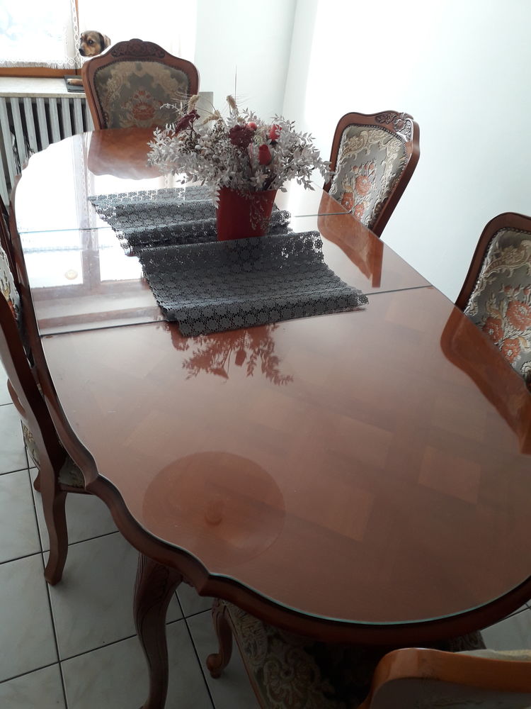 TABLE EN MERISIER AVEC 6 CHAISES
900 Montsoult (95)
