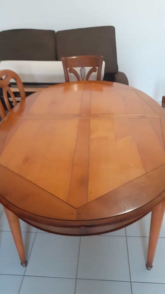 Table merisier avec 2 rallonges 
40 Survilliers (95)