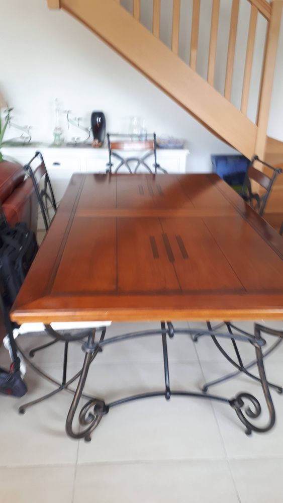 table Merisier plus 2 fauteuils plus 4 chaises 1300 Le Taillan-M�doc (33)