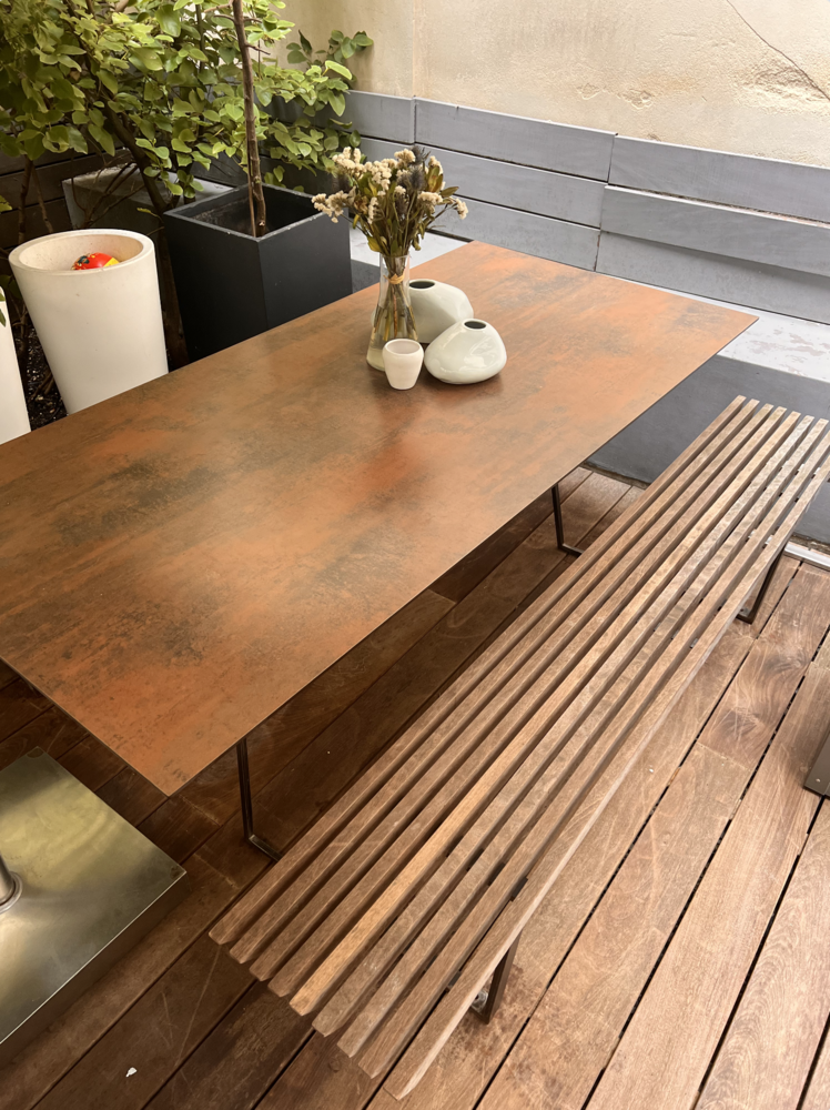 TABLE EN METAL TRAIT� 400 Paris 2 (75)