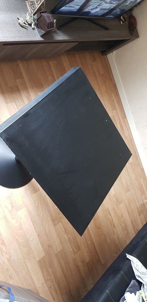 Table Miss Bal� STARK KARTEL de couleur noire 140 Le Plessis-P�t� (91)