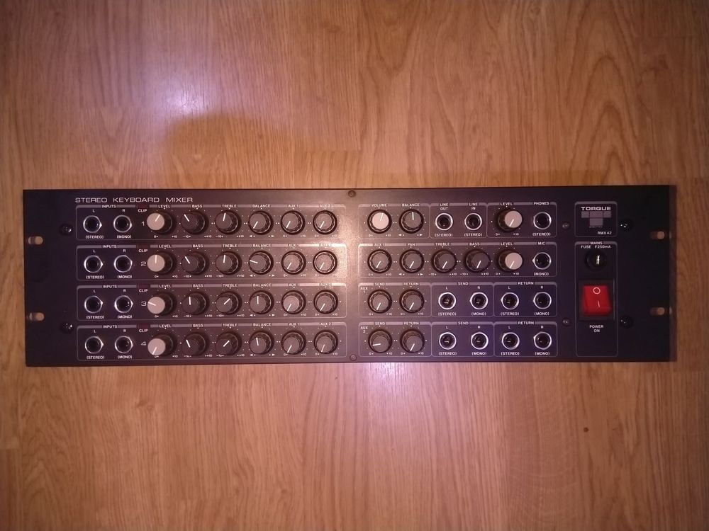 Table de mixage claviers 0 Croix (59)