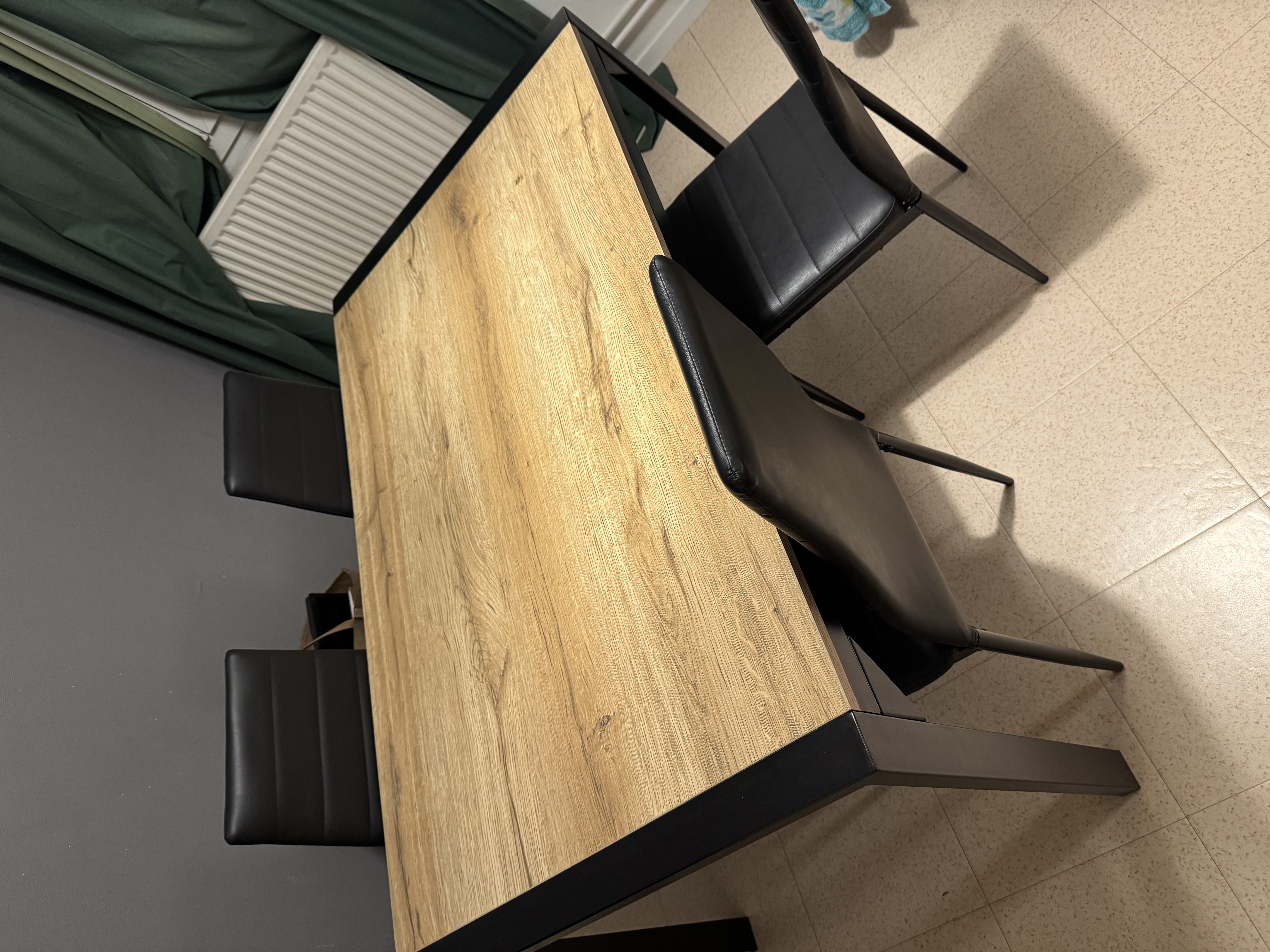 Table moderne 150 Le Petit-Quevilly (76)