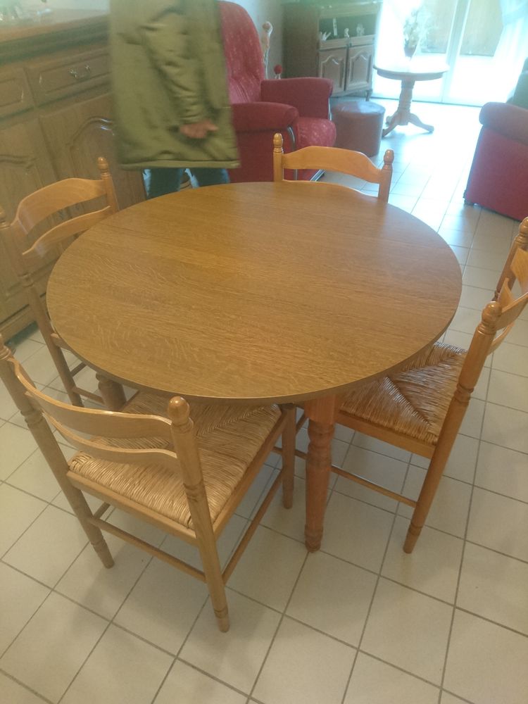 Table modulable avec chaises 120 Estevelles (62)
