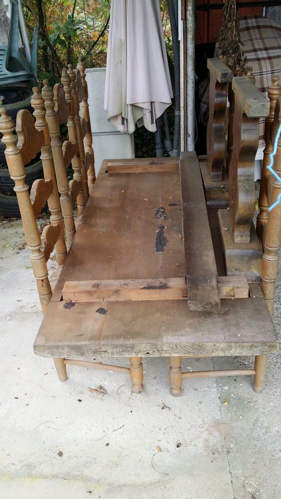 table monastere avec 6 chaises 50 Saint-Gein (40)