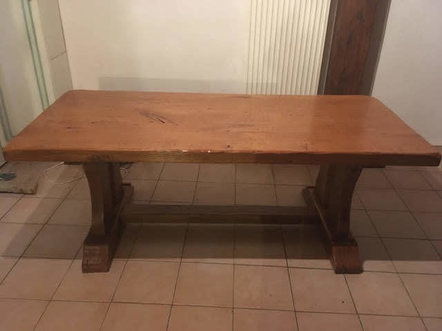 Table monast�re en ch�ne massif 
250 Serri�res-en-Chautagne (73)