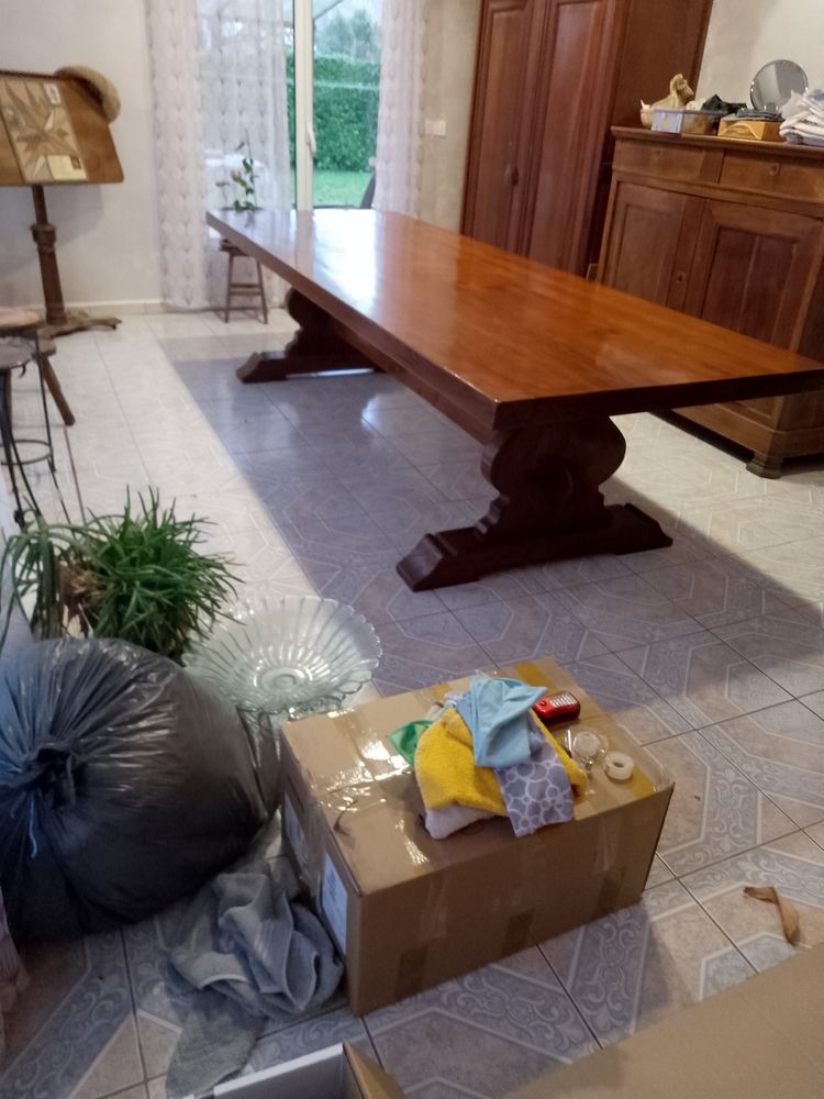 table  monastere 1000 Lescar (64)