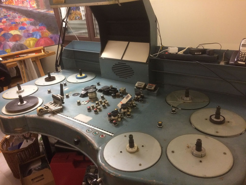 Table de montage 16mm INTERCIN� 2 images, 4 sons, 6 plateaux 1200 Verri�res-le-Buisson (91)