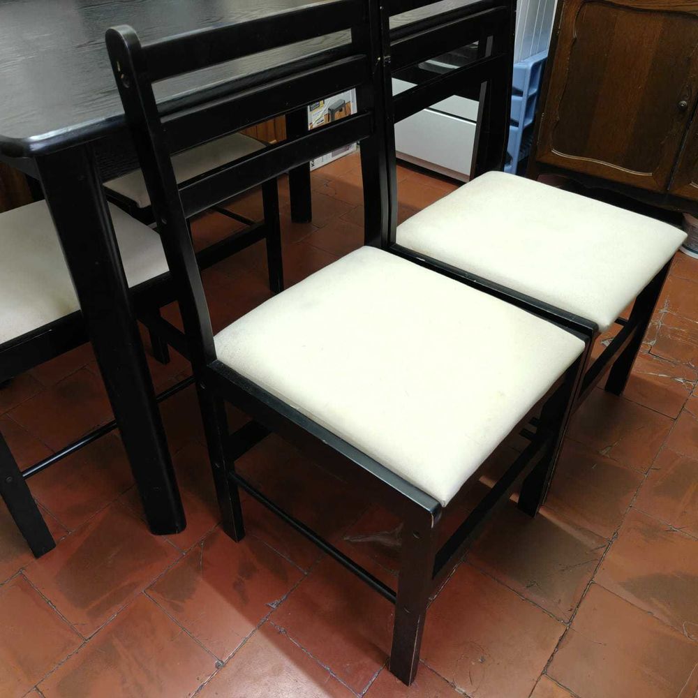 Table noire de cuisine avec 4 chaises 40 B�ziers (34)