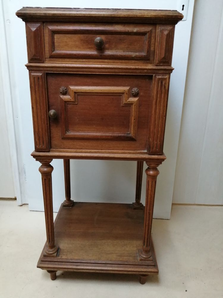 Table de nuit ancienne dessus marbre 25 Ch�teauroux (36)