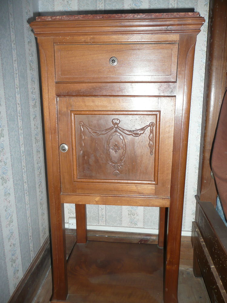 Table de nuit ancienne 0 Mont-de-Marsan (40)