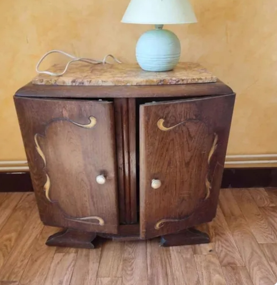 Table de nuit ancienne 15 Moutiers-sous-Argenton (79)